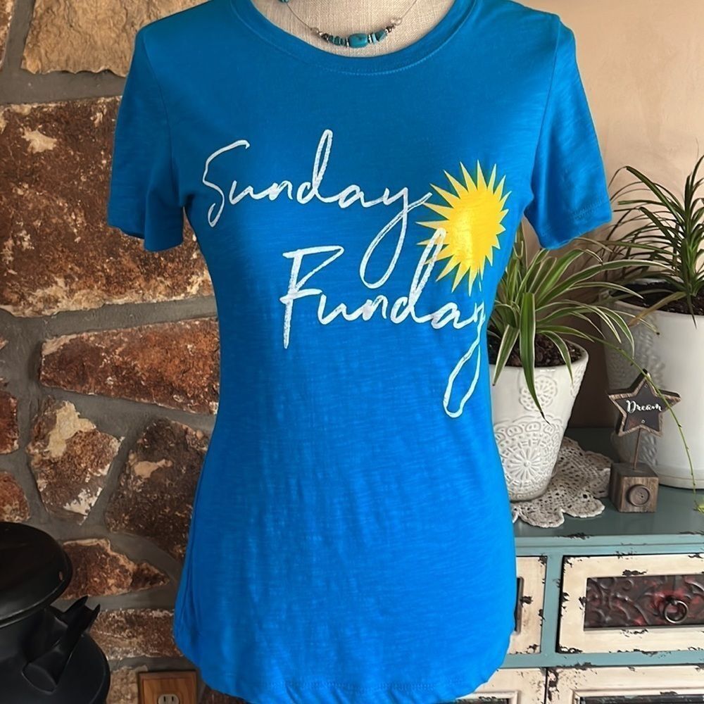 NEXT Level Apparel Women’s Blue Sunday Funday Tee Size Small
